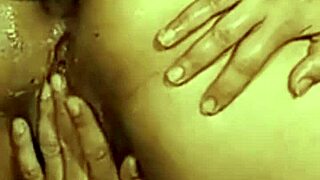 Arab wife enjoys anal sex with cumshot