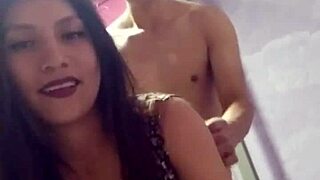 Le doy con todo hilo sin quitarle la faldita