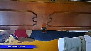 at the gym i give my stepfather a great blowjob while the trainer is watching us casero real