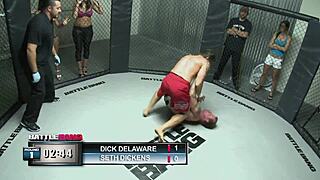 Uzun ince Kelly Divine her erkeğin sikmek isteyeceği orospu 😏