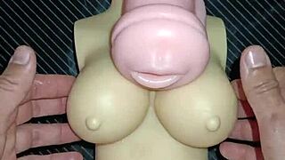 Trio Kissy Y Dolly pijpen anaal en vaginaal neuken