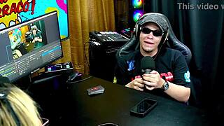 The Naughty Novinha Showed Her Ass, Winked At Camera For You, What She Deserves - Bruna & Isa