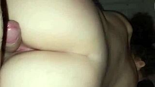 novinha safada cavalgando bem gostoso e gemendo muito