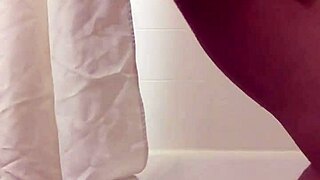 Juicemyanal Rubs Her Gaping Pussy Till She Squirts