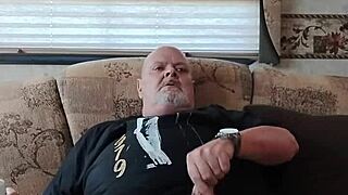 jacking off in blondie's t-shirt