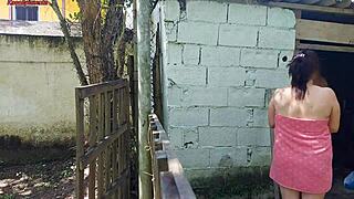 I saw the housewife pay with rough sex