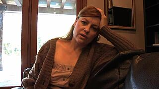 sovereign syre gets fisted by elle alexandra in bed with gaping and fingering