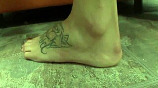 Nympho Milf Performs Fast Fucking and Feet Worship