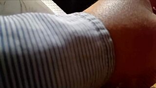 Hago a Mi Amiga Subir la Escalera y Le Vi Su Hilo Mientras la Llevo a Comer Para Luego Atorarla en Su Propio Cuarto de Semen ¿Volveremos a Tener una Cita?