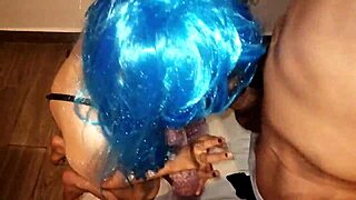 mira como chupo y me ahogo con esta verga papi