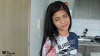 el sexo romantico matutino con una hermanastra brunette termino con creampie