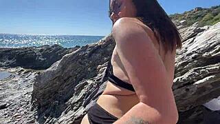 horny couple on vacation fuck at the beach