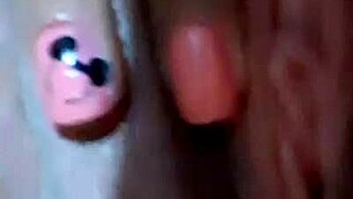 Does This Novinha Enjoy Her Siririca?