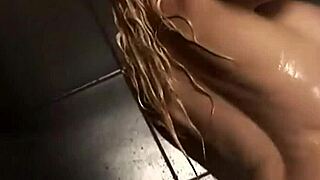 Jazy Berlin Gets Horny In Shower!