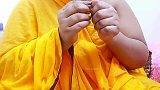 Indian Desi Aunty Boobs