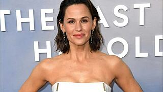 jerk off challenge featuring jennifer garner