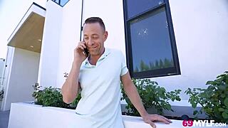 Handyman next job to filled up milf