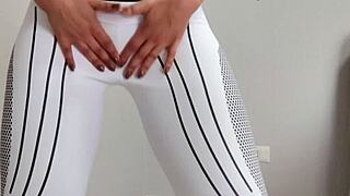 Brag124wife does some sexy cardio at the gym in her update