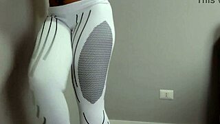Brag124wife does some sexy cardio at the gym in her update