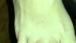 Dedos e pés cremosos gozados forte