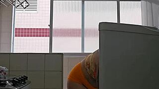 usando um shorts curto e socado pra mostrar que eu quero vara