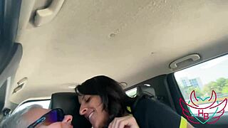 mamou o enteado enquanto o corno dirigia