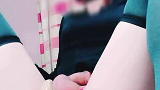 i'm linda, a hot young ladyboy getting my ass penetrated and masturbating