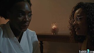 ana foxxx and scarlit scandal licking pussies