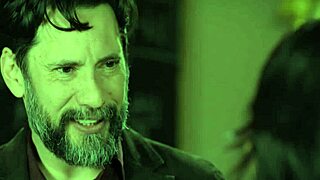 Does the horny secretary fuck her boss? Vanessa Sky seduces Tommy.