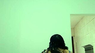 Gostosa dancing funk, fucking deliciously and showing tasty tits to camera 😘