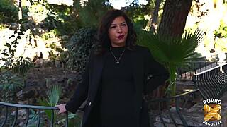 Gwen jeune brunette avide danal lingerie stockings milf tits