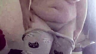 Kandy kane deepthroats big tits