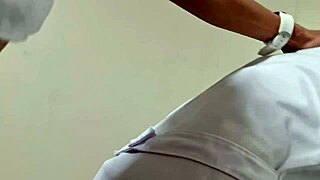 Doctora italiana ninf�mana y caliente se folla al esposo de su mejor amiga