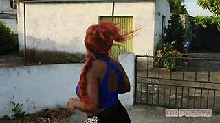 Ruiva De Rabo Gigante Filmada A Treinar Pelo Amante