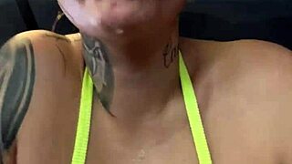 fui treina de biquinho fil dental na academia de frente da praia de copacabana no rj quase fui expulsa fiquei com tanto tes�o que fiquei toda babadinha na bucetinha