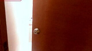 Pizza Guy Fucked Hard by Desperate Housewife Craving Cum