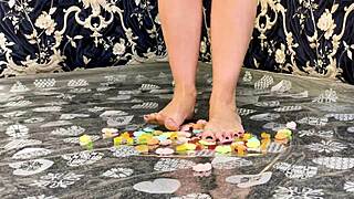 giant woman destroys defenseless sweet bears with her ass?