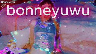 Bonneyuwu teases with dildo on argentinian bed