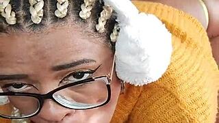 putinha latina swallows dildo deep