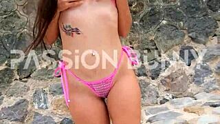 sexy hottie flashes bikini in public