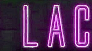 Meias irmãs loirinhas dando muito o cuzinho pra tarado pauzudo