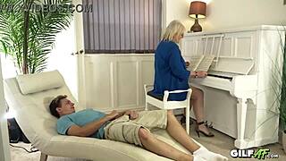 Seventy-year-old granny Claire demanded a creampie from her lover 😍