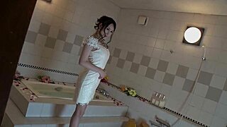 巨乳で美脚のロシア人とのハーフ美女が、今イチオシの人気女優の素顔を晒すエロドキュメンタリー「女熱大陸」に登場 1