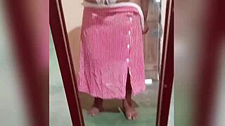 crente gordinha fogosa masturbates with dildo in homemade video