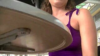 helena price flashes her pussy under that skirt in public, what a thrill! 😏