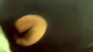 Delicioxass, the ebony negrita from Guayaquil, gives good blowjob in mask porn. She sucks big cock for facial.