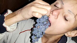 My neighbor thanked me for the grapes with cunnilingus - lesbian illusion girls