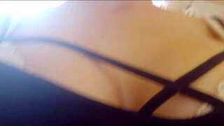 i love my cunt vibrating from hot pee jet 😍 you like it too?