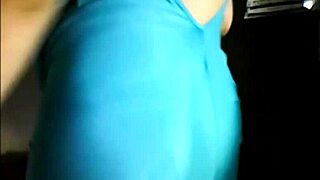 i love my cunt vibrating from hot pee jet 😍 you like it too?