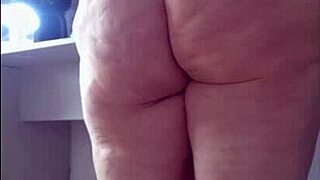 madrasta trying micro bikini, asks enteado for opinion 😏